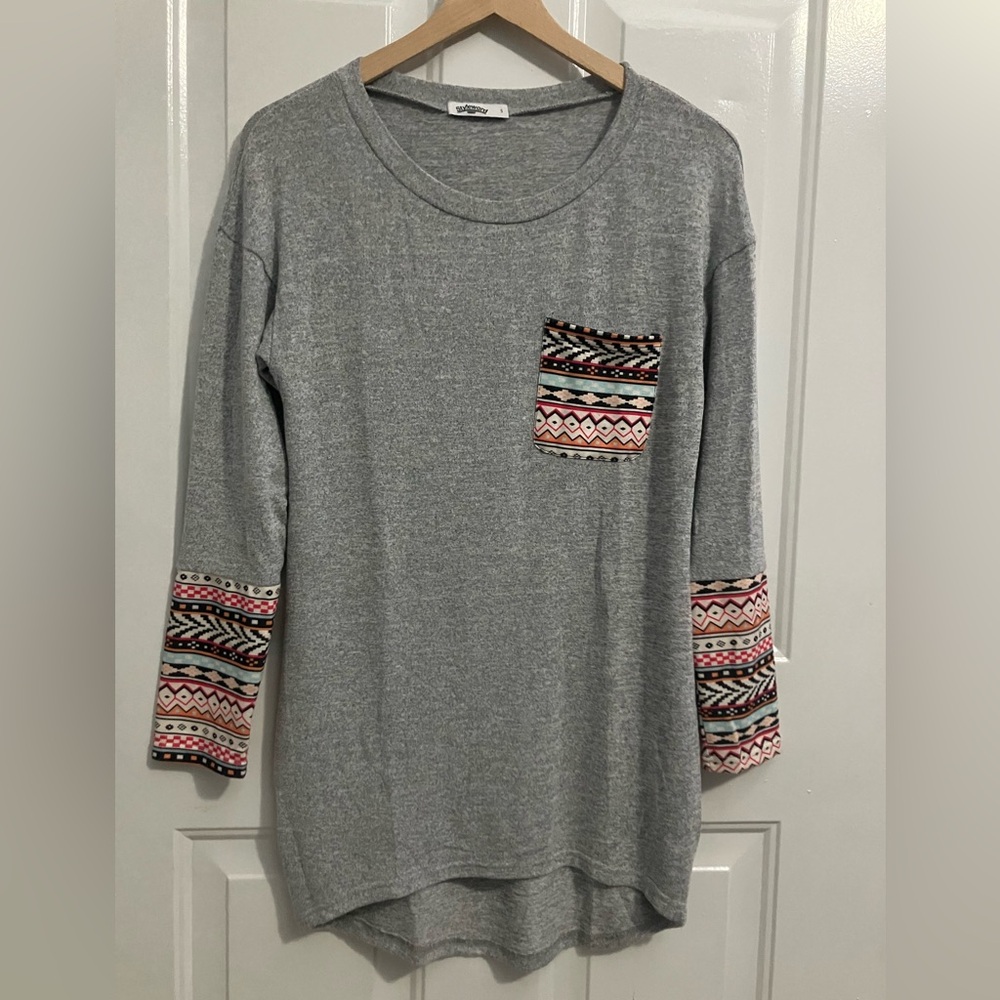 Styleword-long sleeve knit top, colorful patterned 
Cuffs & pocket